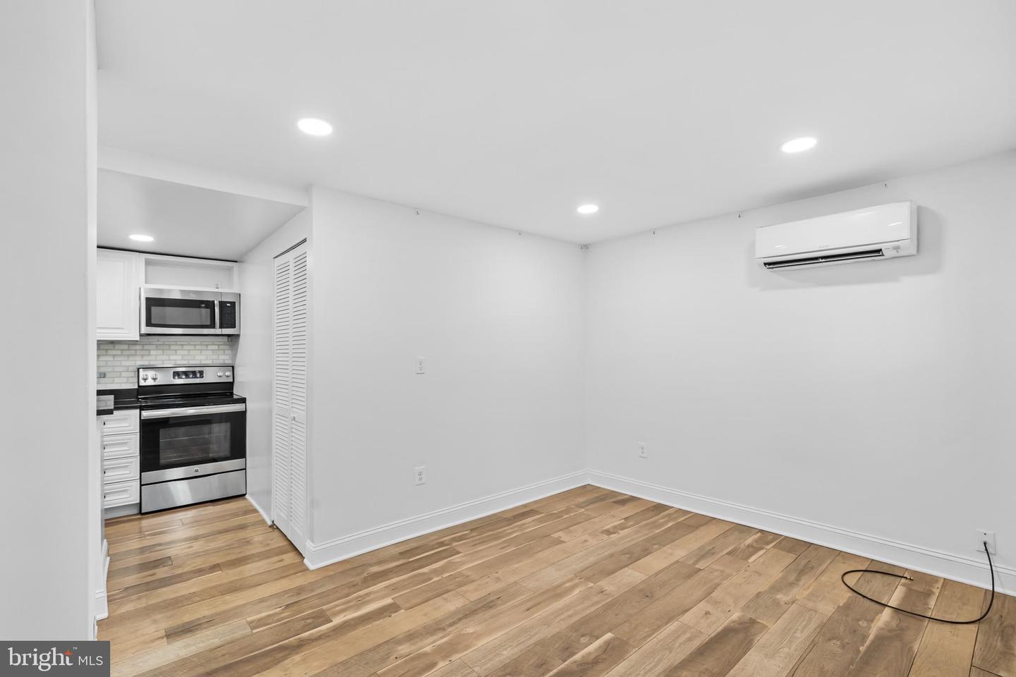 2032 15th St Nw #2 Property Photo 6