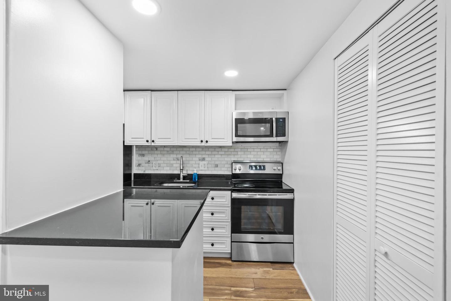 2032 15th St Nw #2 Property Photo 10