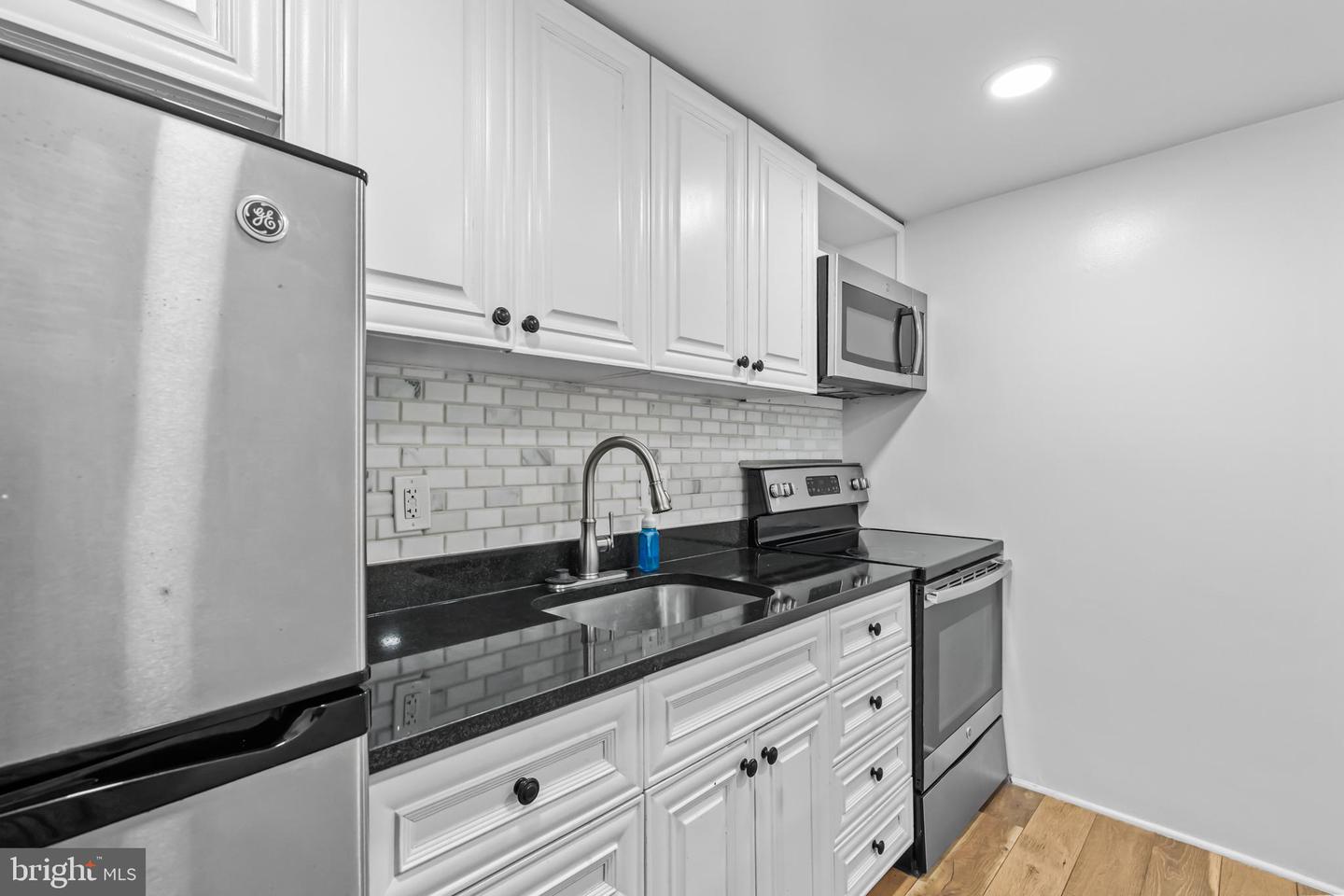 2032 15th St Nw #2 Property Photo 13
