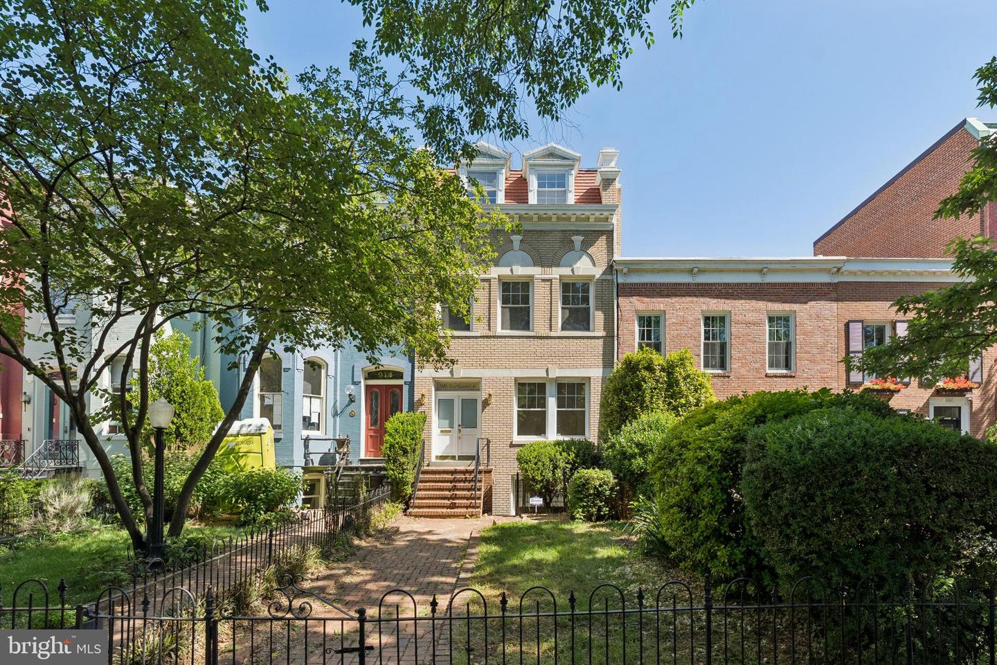 916 East Capitol St Ne Property Photo 1