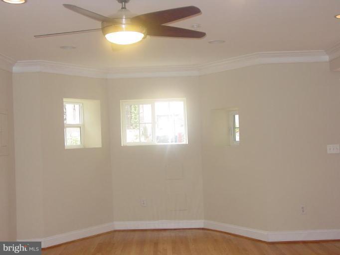 13 S St Ne #a Property Photo 6