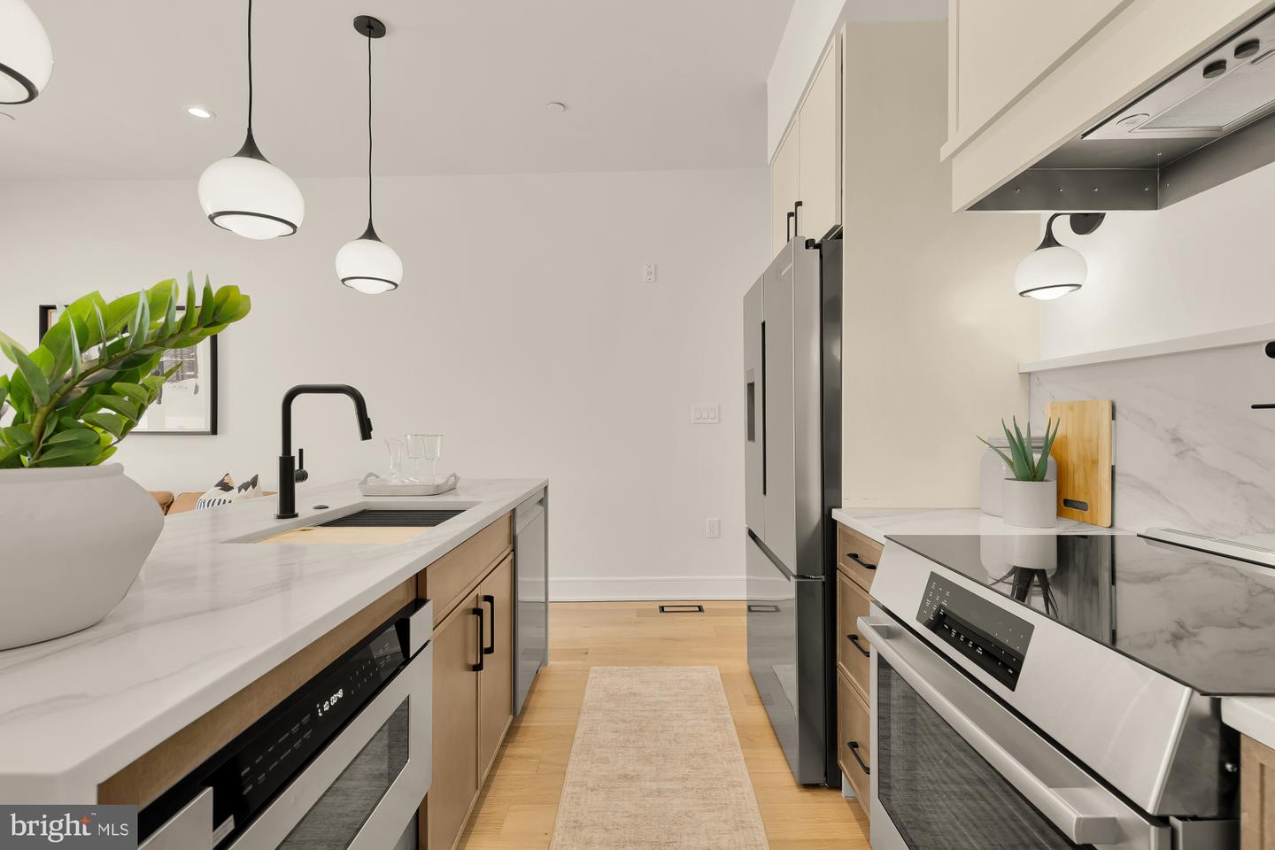 1463 Harvard St Nw #ph8 Property Photo 12