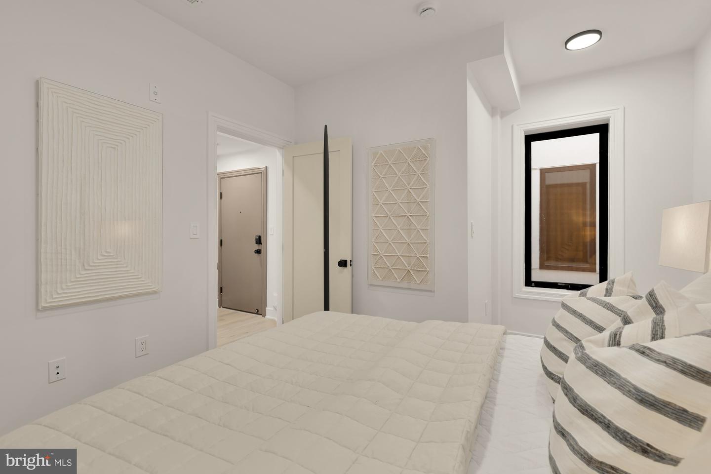 1463 Harvard St Nw #ph8 Property Photo 27