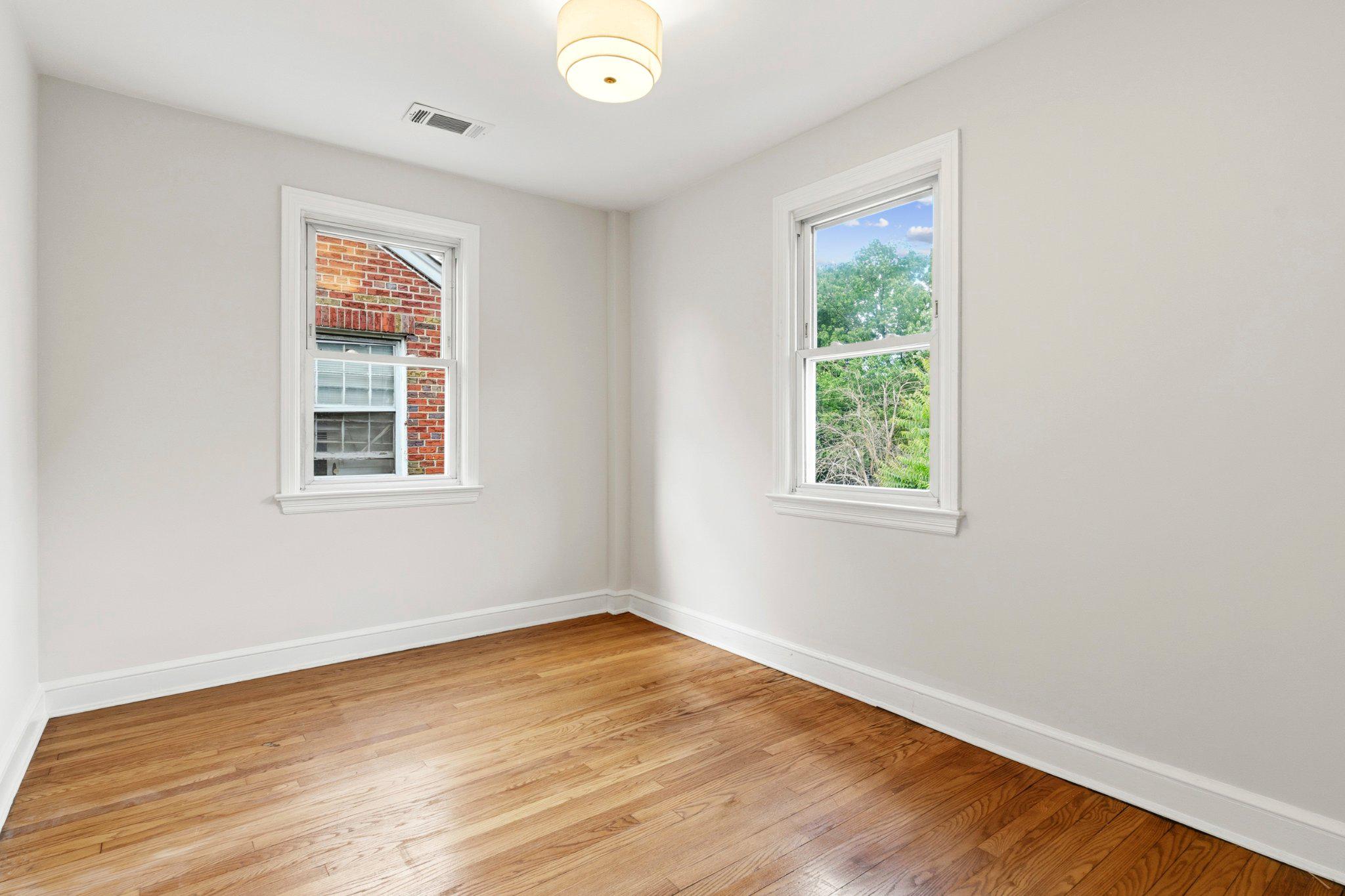 1115 42nd St Ne Property Photo 11