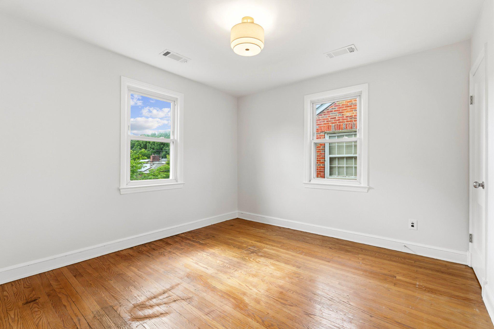 1115 42nd St Ne Property Photo 15