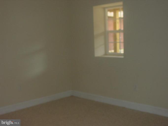 13 Ne S St Ne #a Property Photo 4