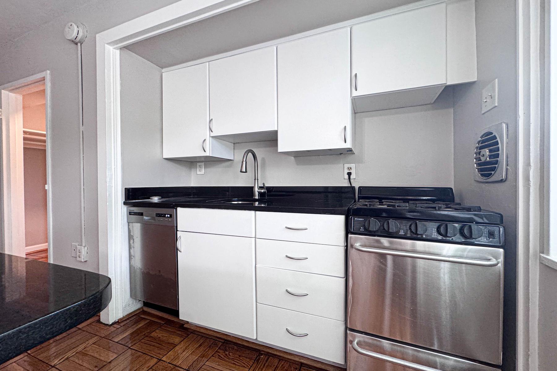 5315 Connecticut Ave Nw #310 Property Photo 10