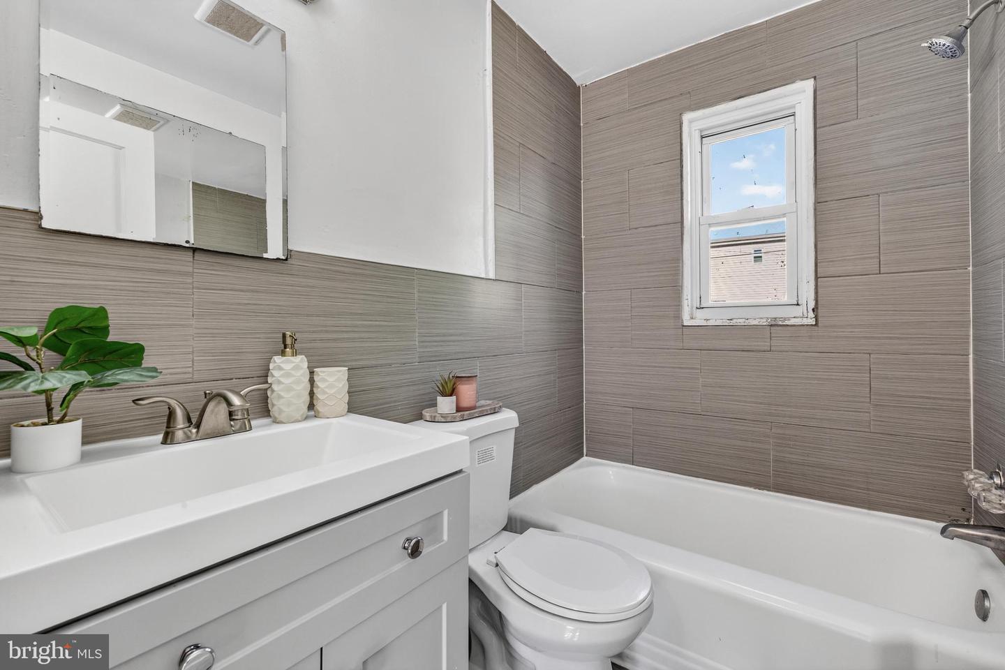 206 53rd St Ne Property Photo 13