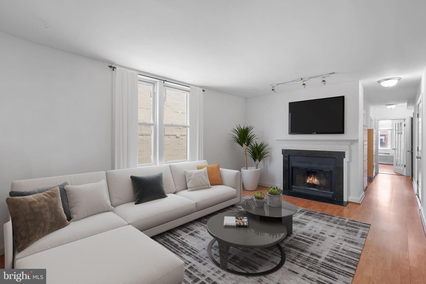 1810 California St Nw #204 Property Photo 1