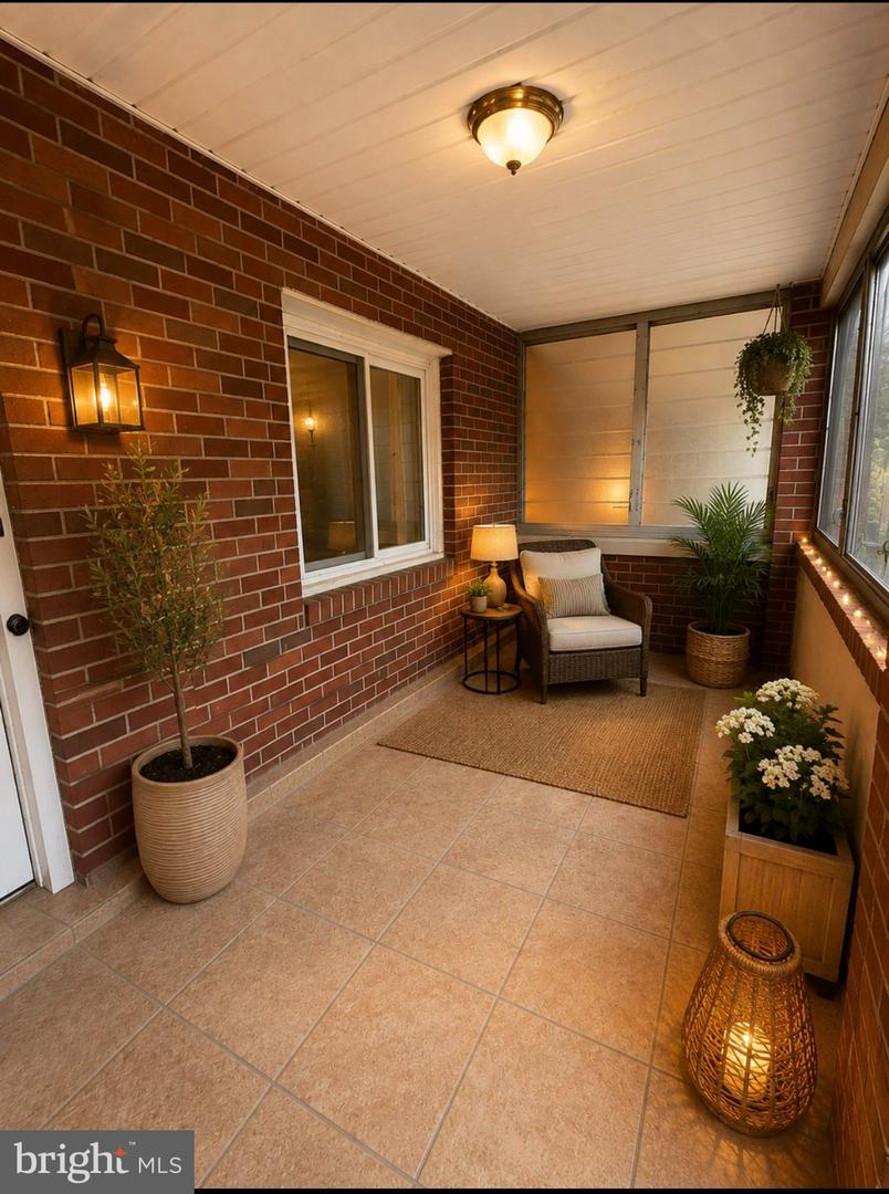 3426 Baker St Ne Property Photo 2