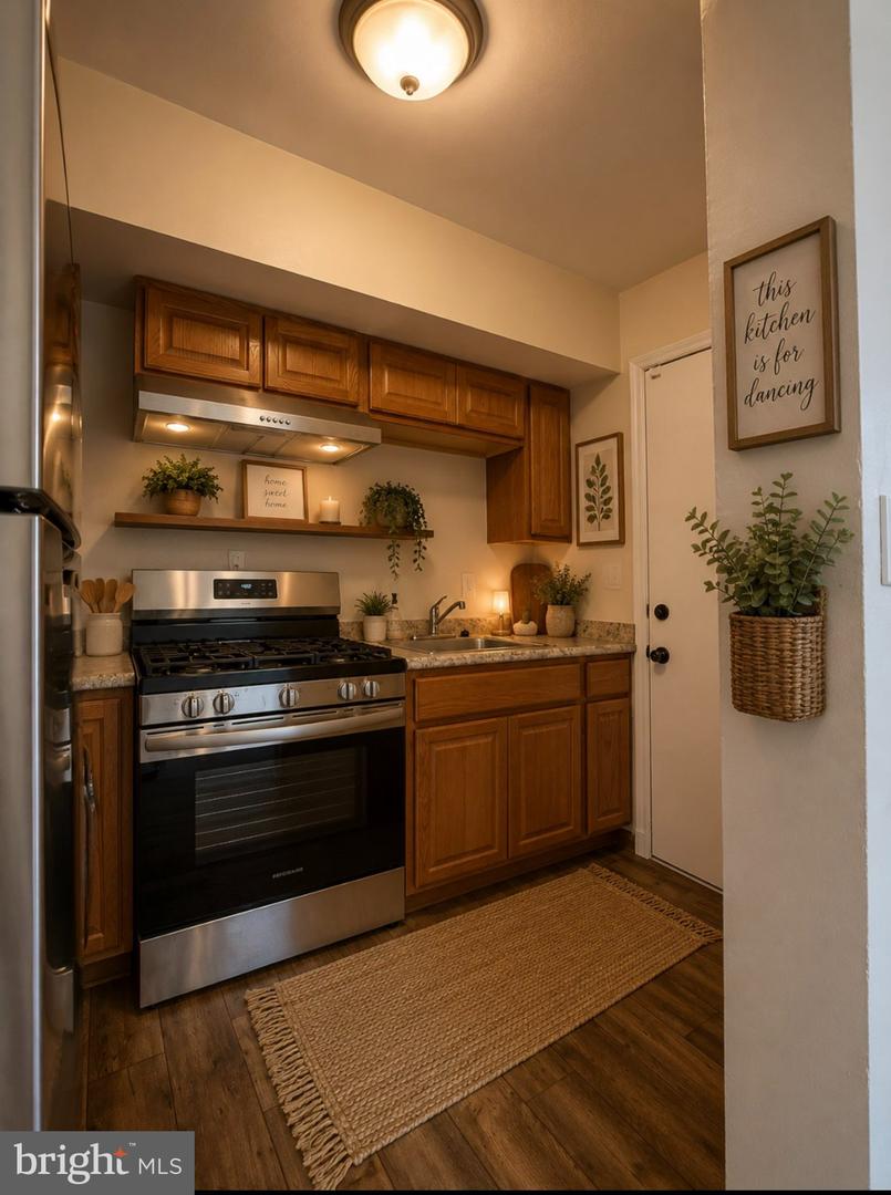3426 Baker St Ne Property Photo 6