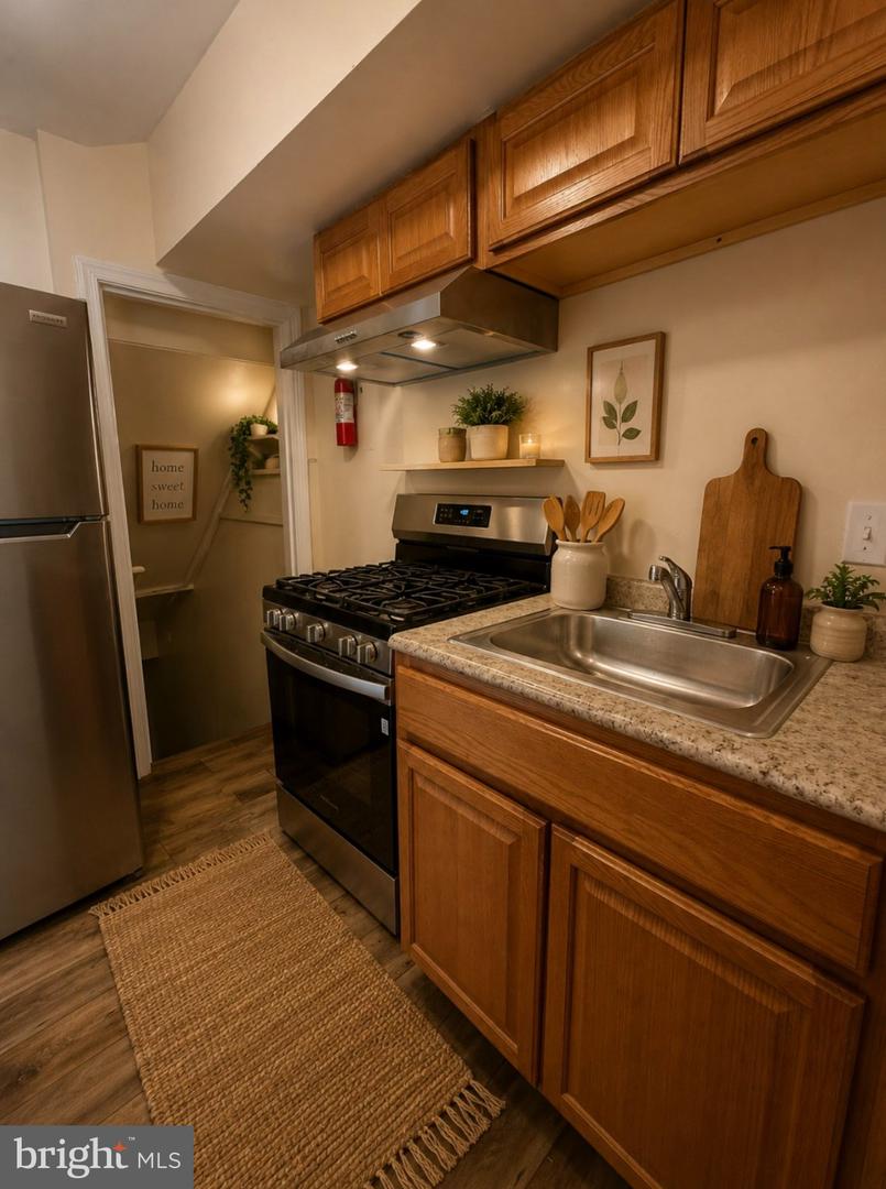 3426 Baker St Ne Property Photo 7