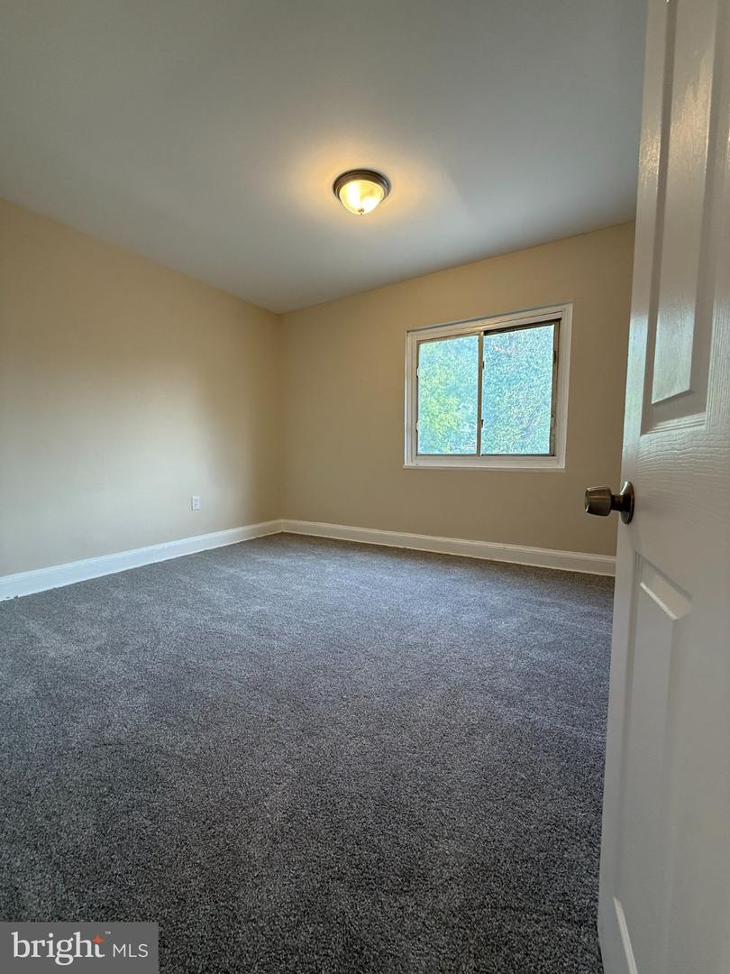 3426 Baker St Ne Property Photo 20