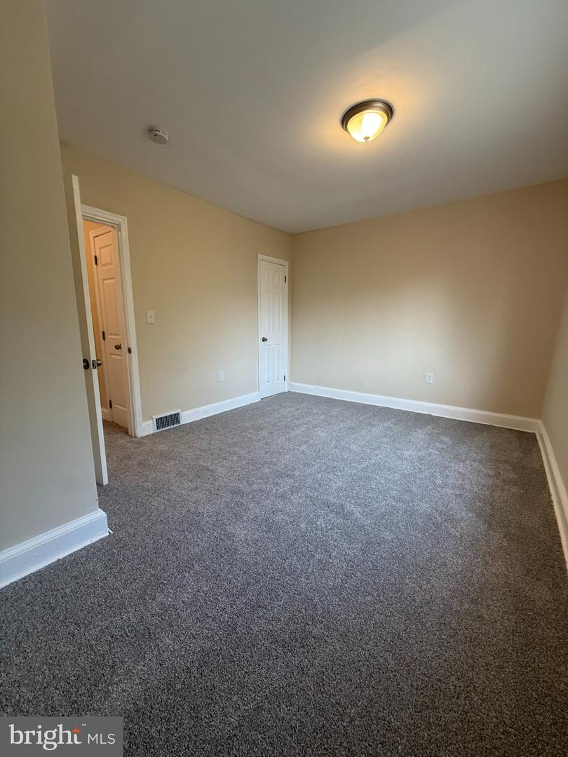 3426 Baker St Ne Property Photo 21