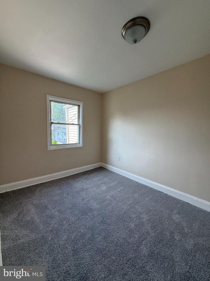 3426 Baker St Ne Property Photo 23