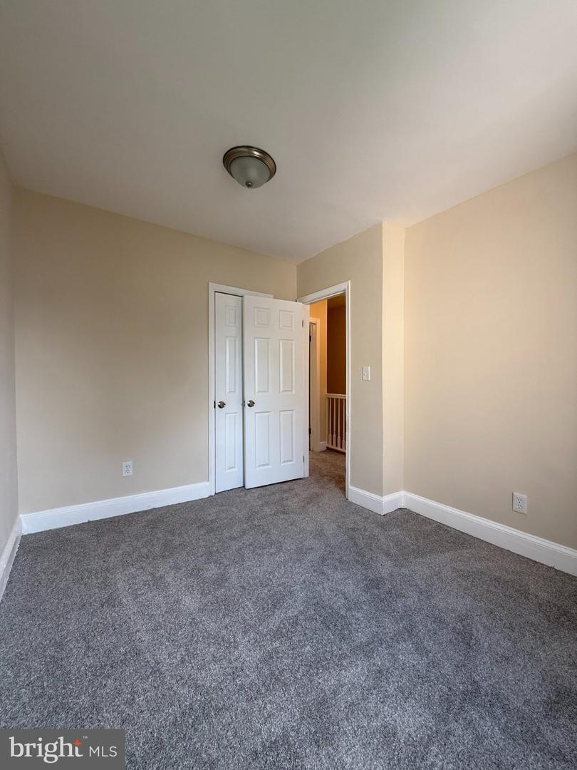 3426 Baker St Ne Property Photo 25