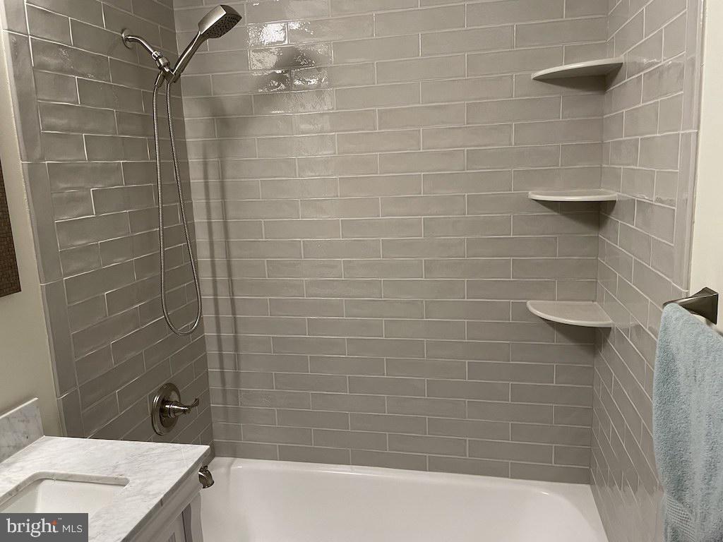 4000 Tunlaw Rd Nw #516 Property Photo 9