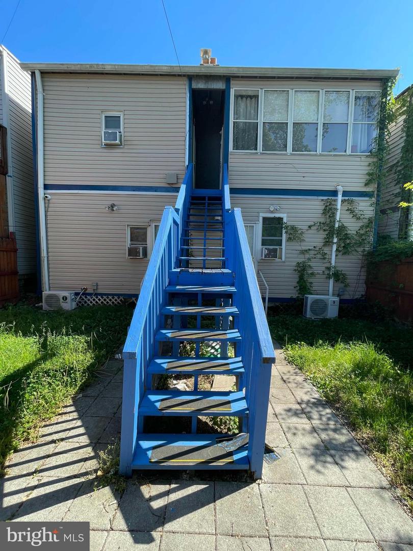 1732 S St Se Property Photo 14