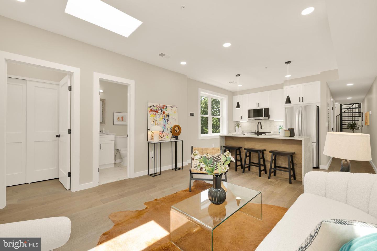 2716 Sherman Ave Nw #ph4 Property Photo 3