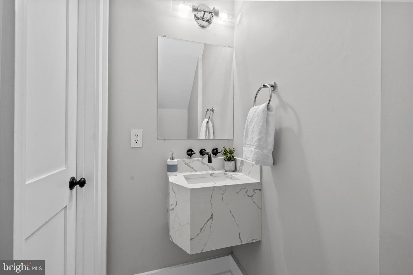 927 N St Nw #one Property Photo 18
