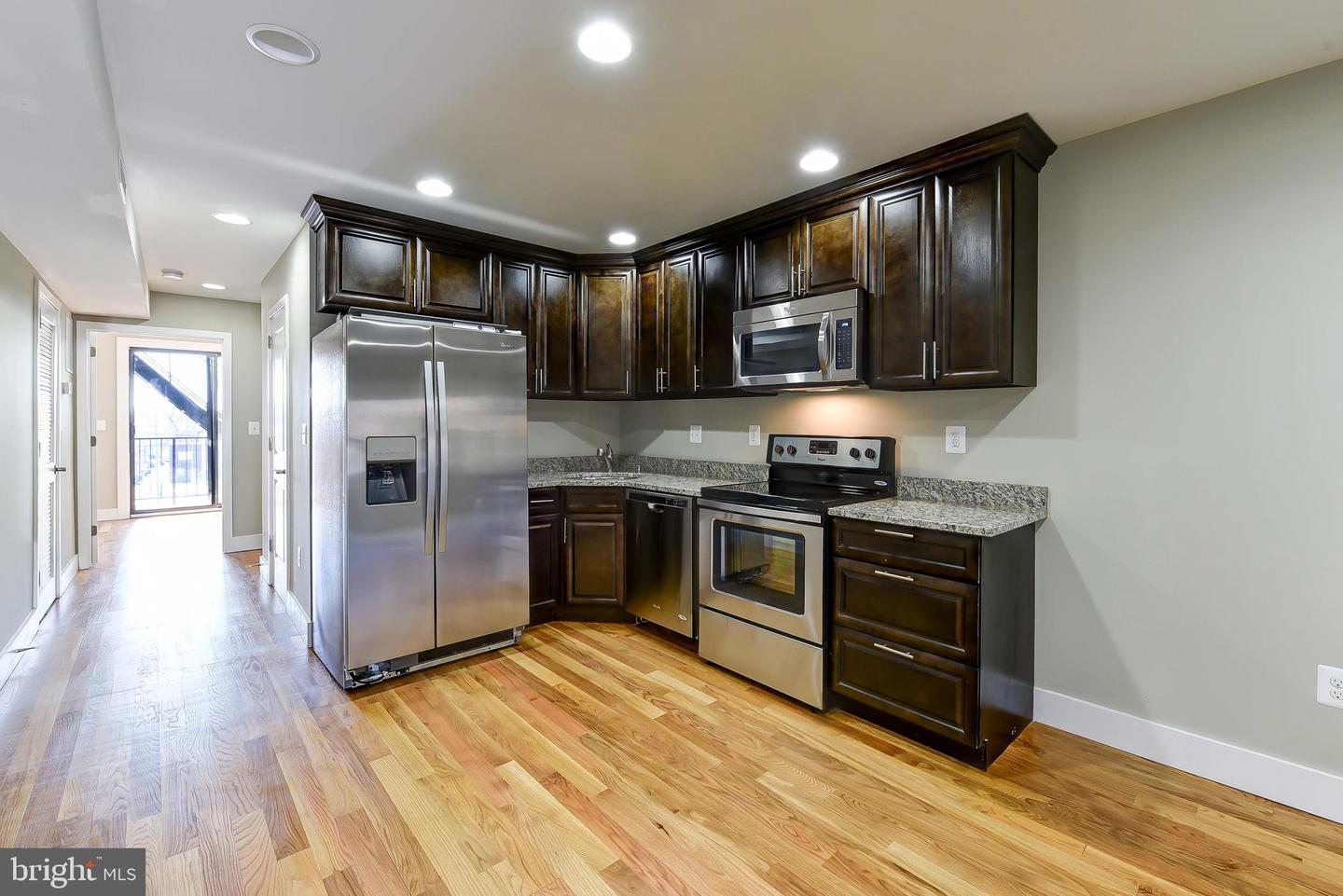 2031 Benning Rd Ne #b Property Photo 1