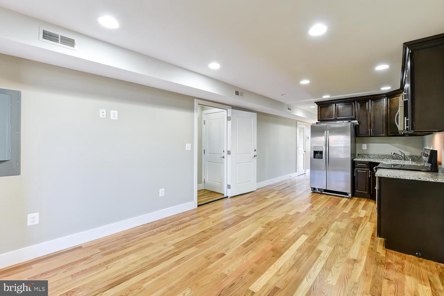 2031 Benning Rd Ne #b Property Photo 3