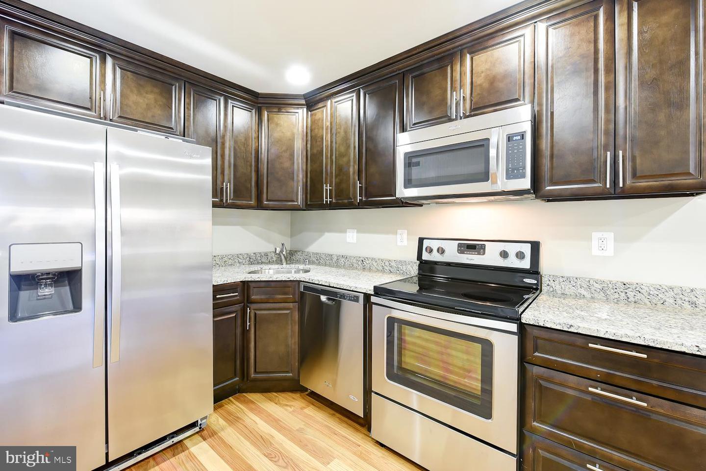 2031 Benning Rd Ne #b Property Photo 5