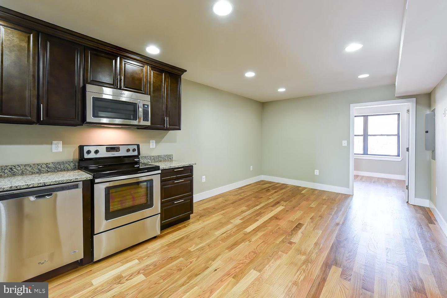 2031 Benning Rd Ne #b Property Photo 6