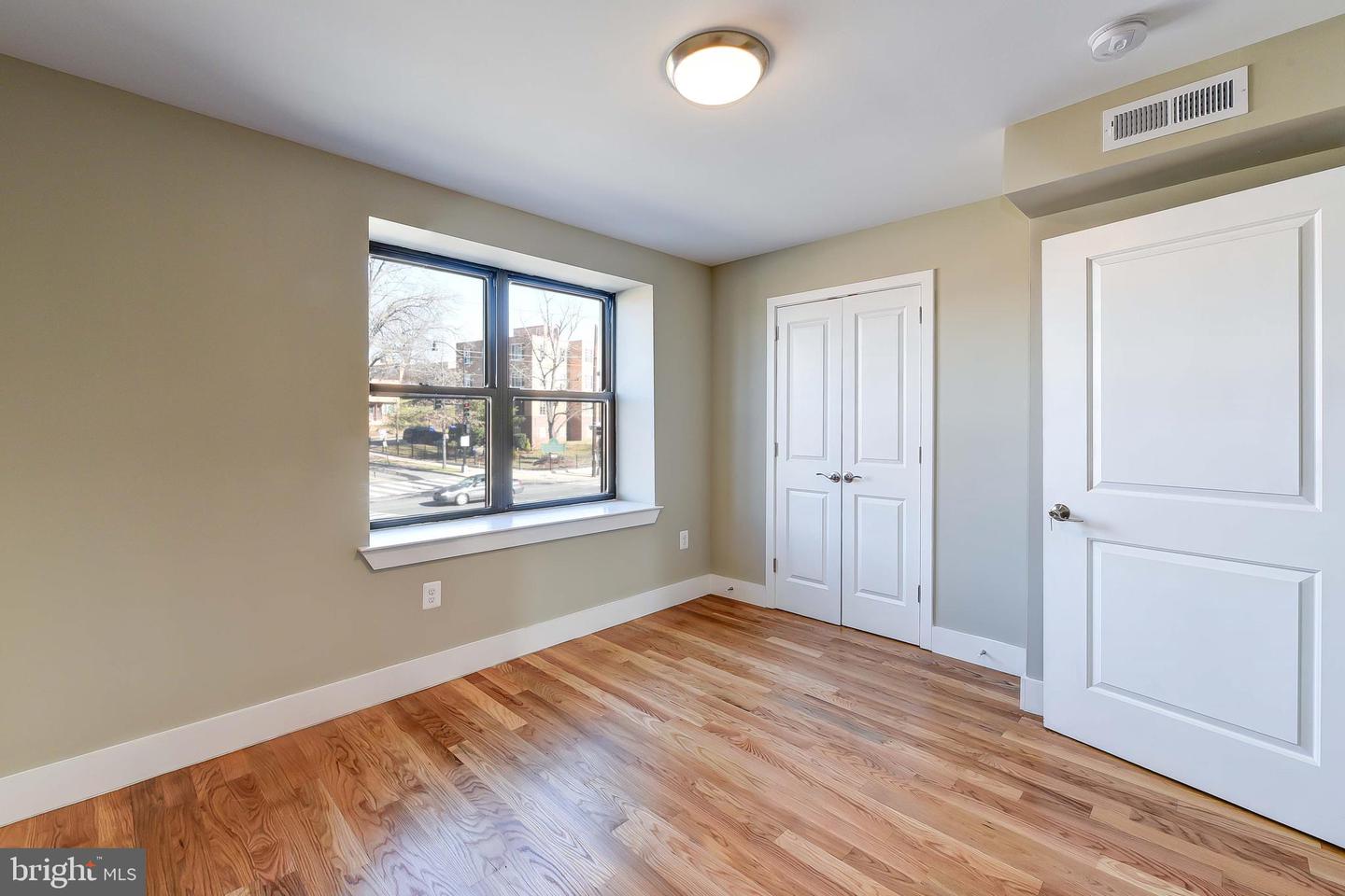 2031 Benning Rd Ne #b Property Photo 8