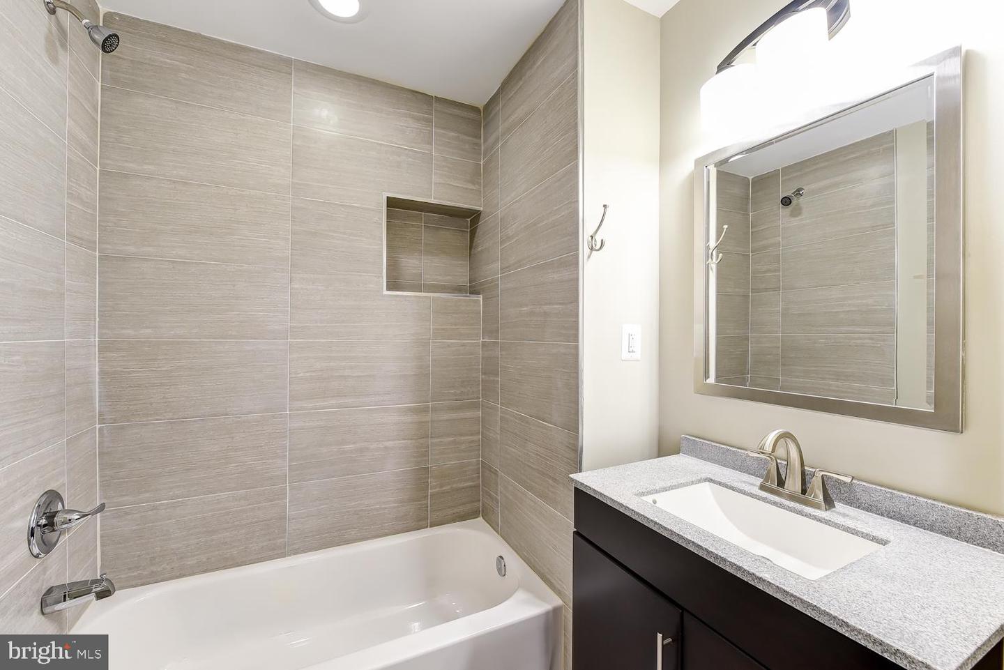 2031 Benning Rd Ne #b Property Photo 10