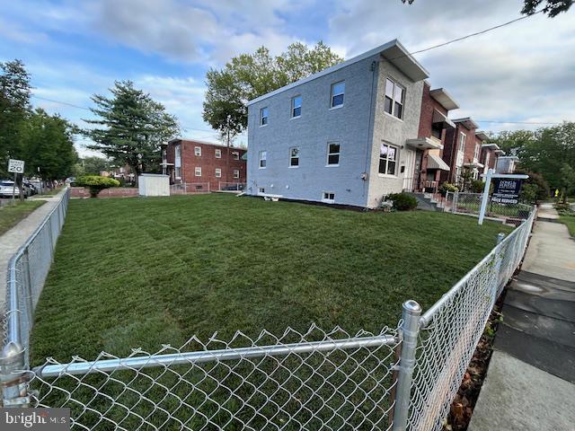 5821 5th St Ne Property Photo 2