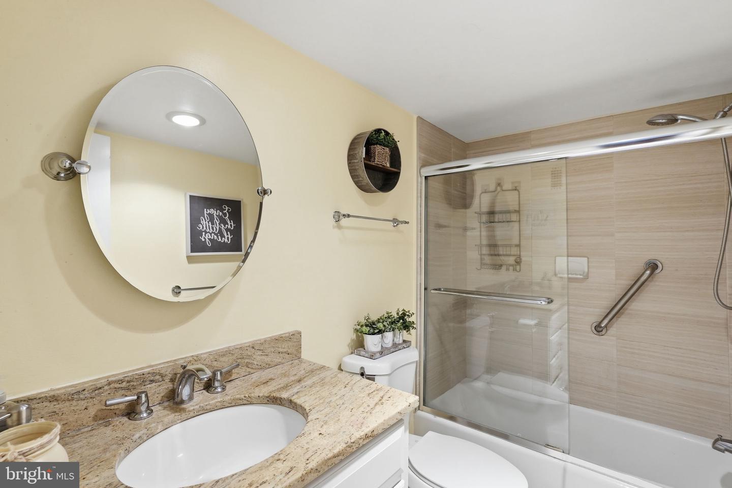 3001 Veazey Ter Nw #923 Property Photo 17