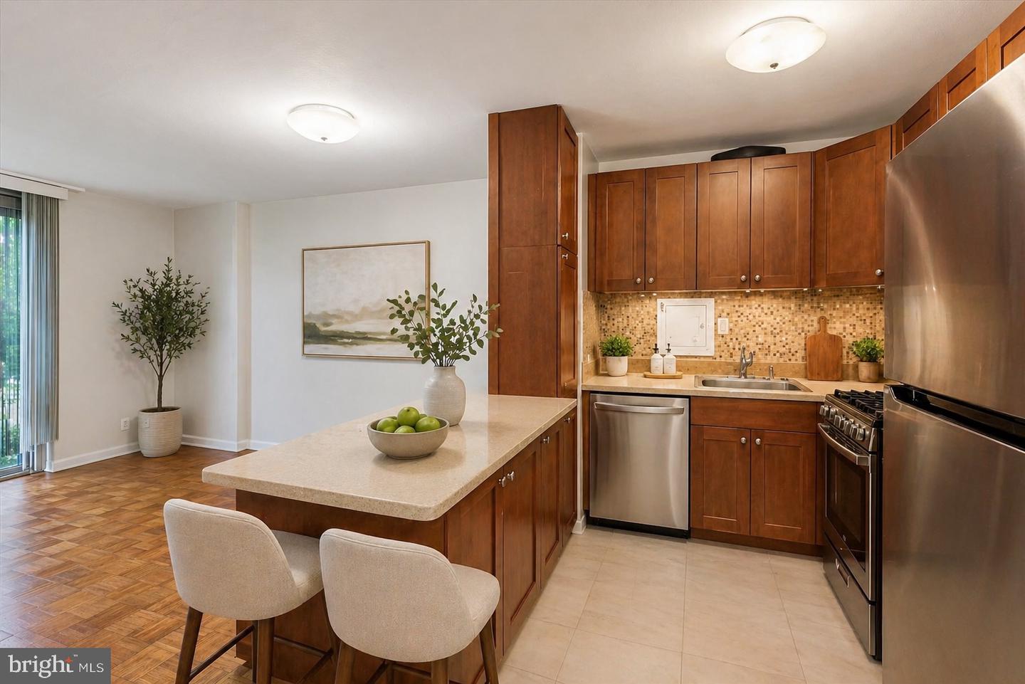 950 25th St Nw #709-n Property Photo 4