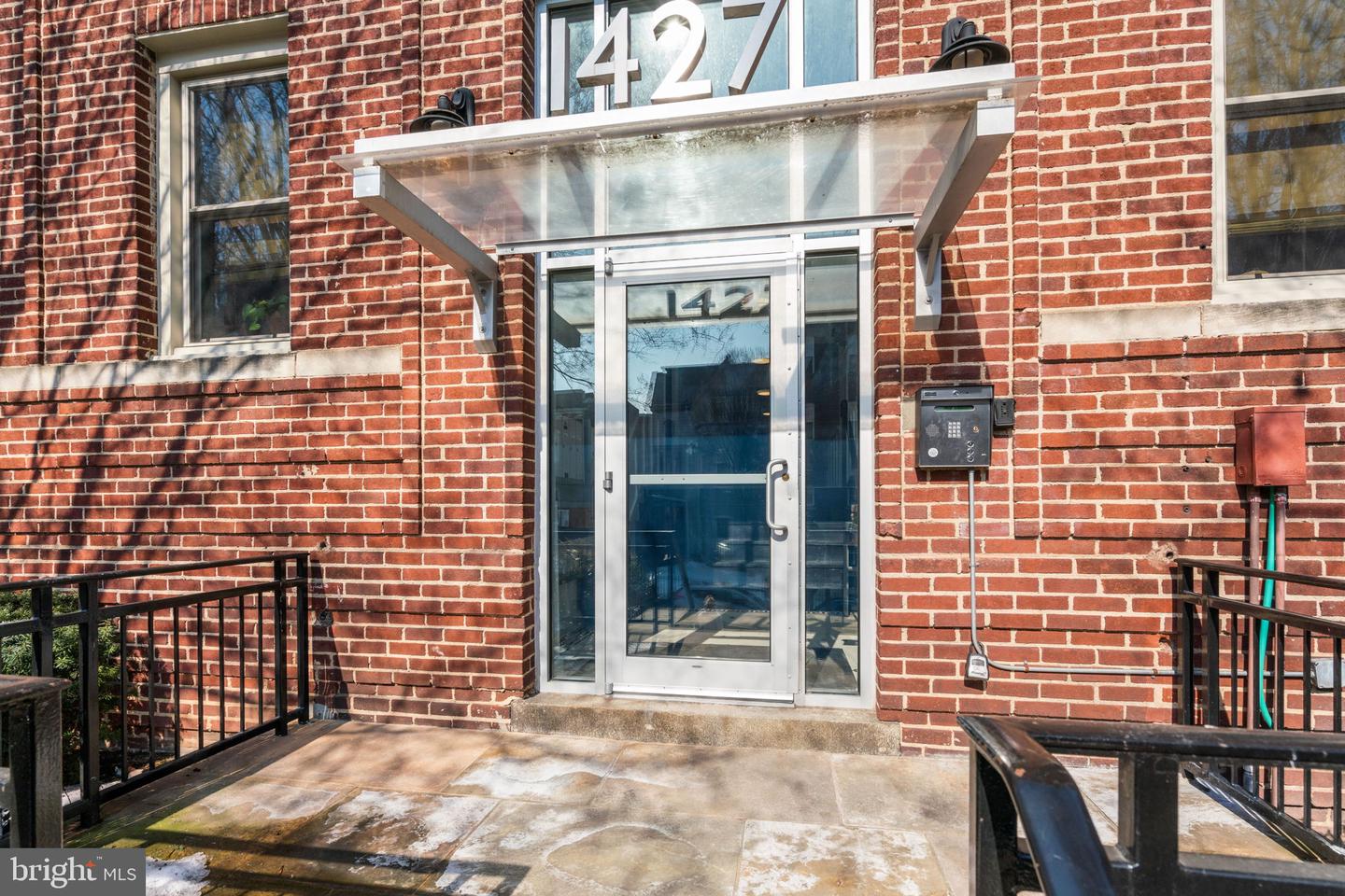 1427 Chapin St Nw #306 Property Photo 4