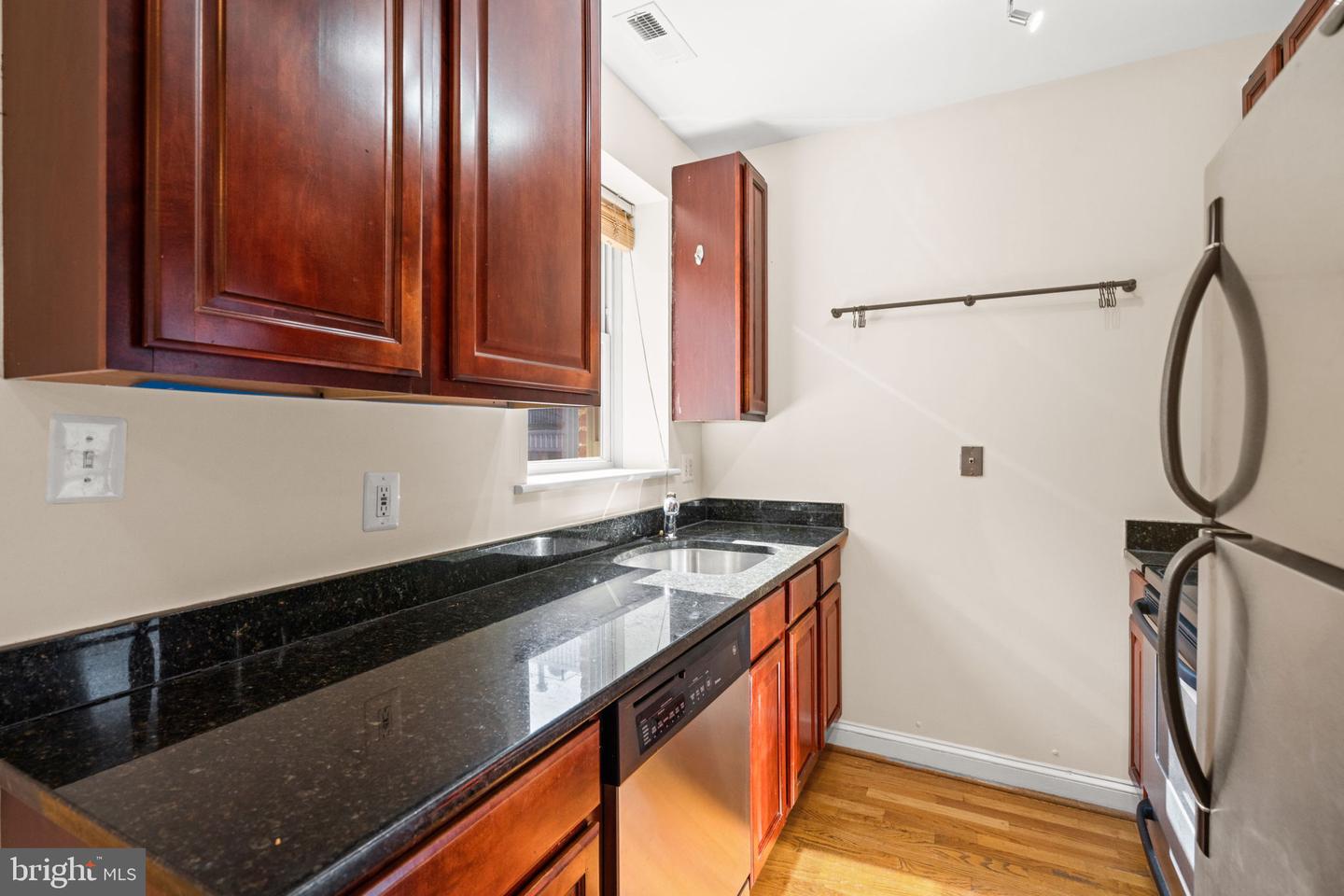 1427 Chapin St Nw #306 Property Photo 13