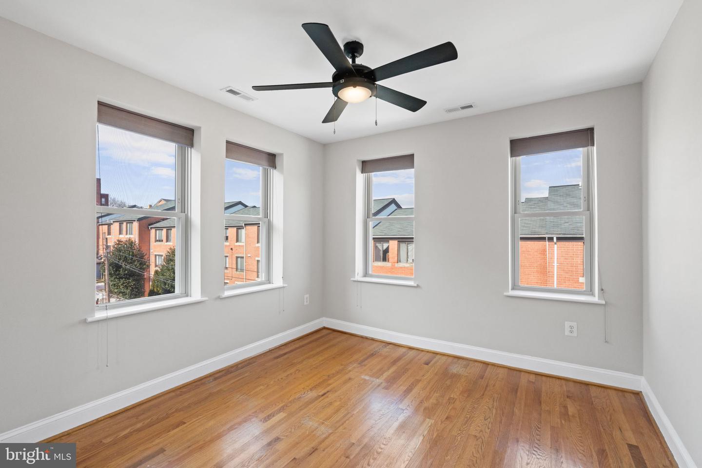 1427 Chapin St Nw #306 Property Photo 19