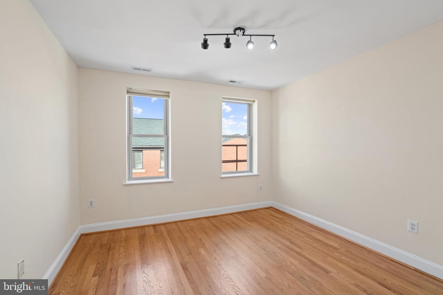 1427 Chapin St Nw #306 Property Photo 24