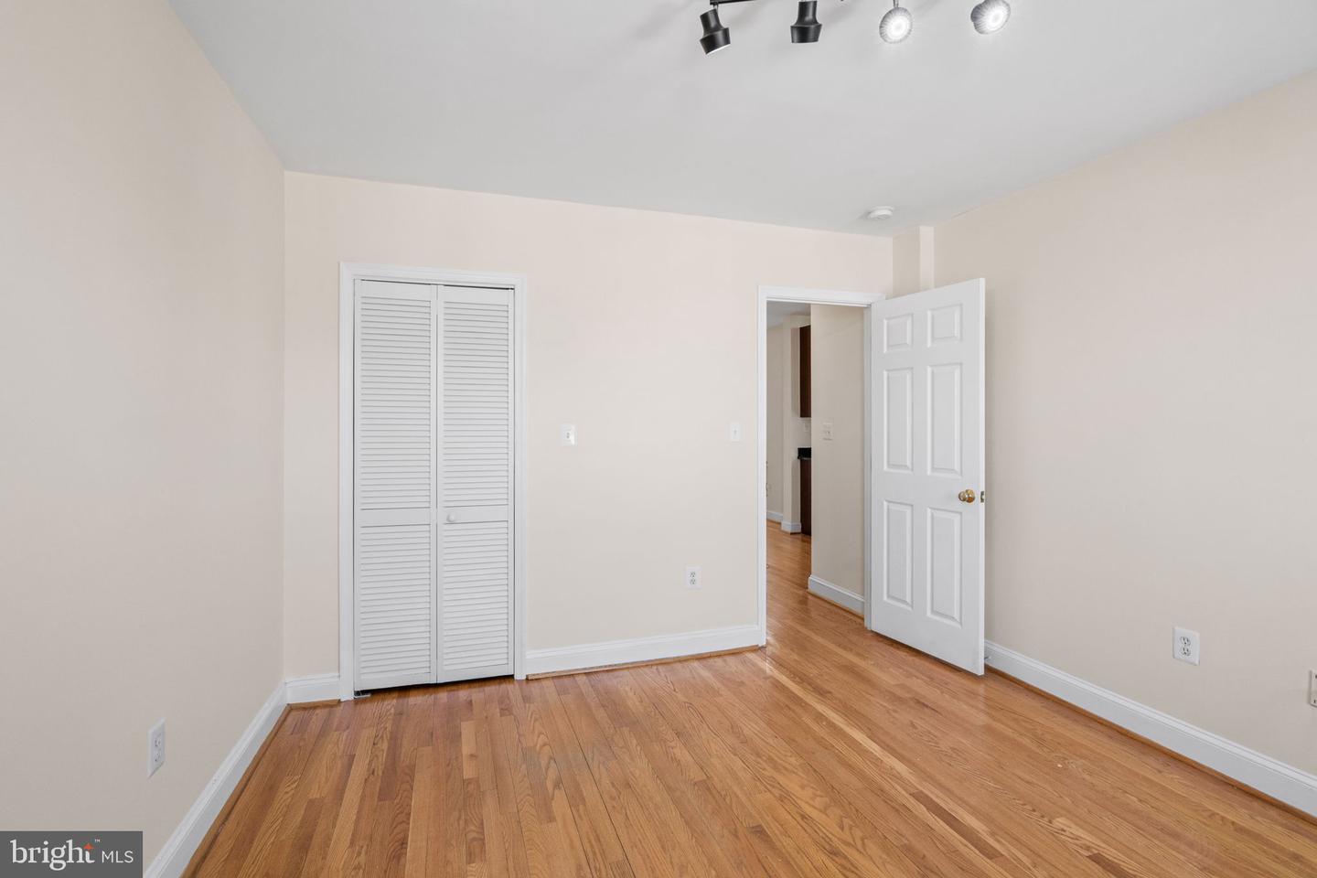 1427 Chapin St Nw #306 Property Photo 25