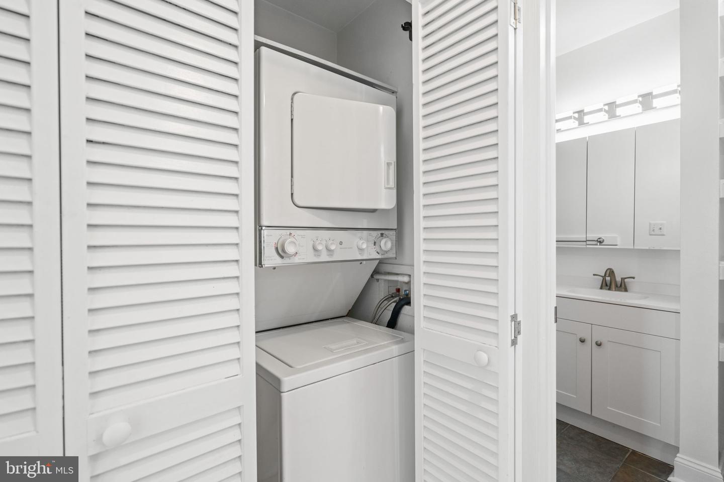 1427 Chapin St Nw #306 Property Photo 27