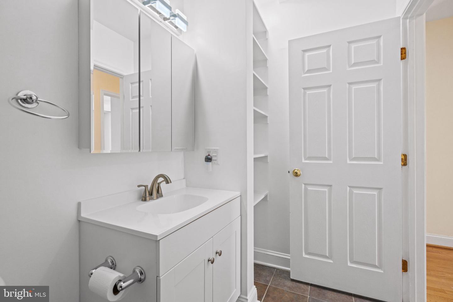 1427 Chapin St Nw #306 Property Photo 29