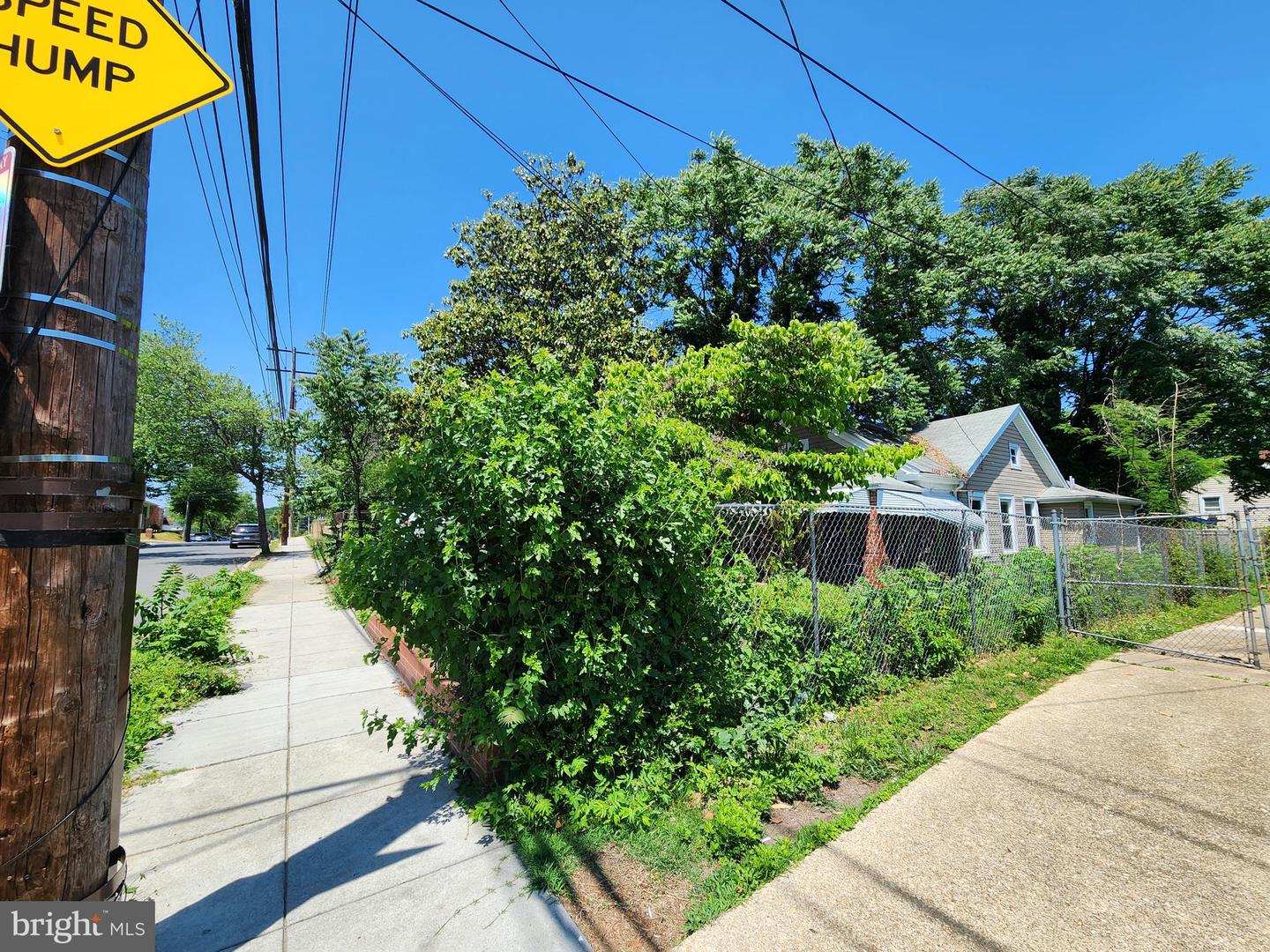 4506 Brooks St Ne Property Photo 2