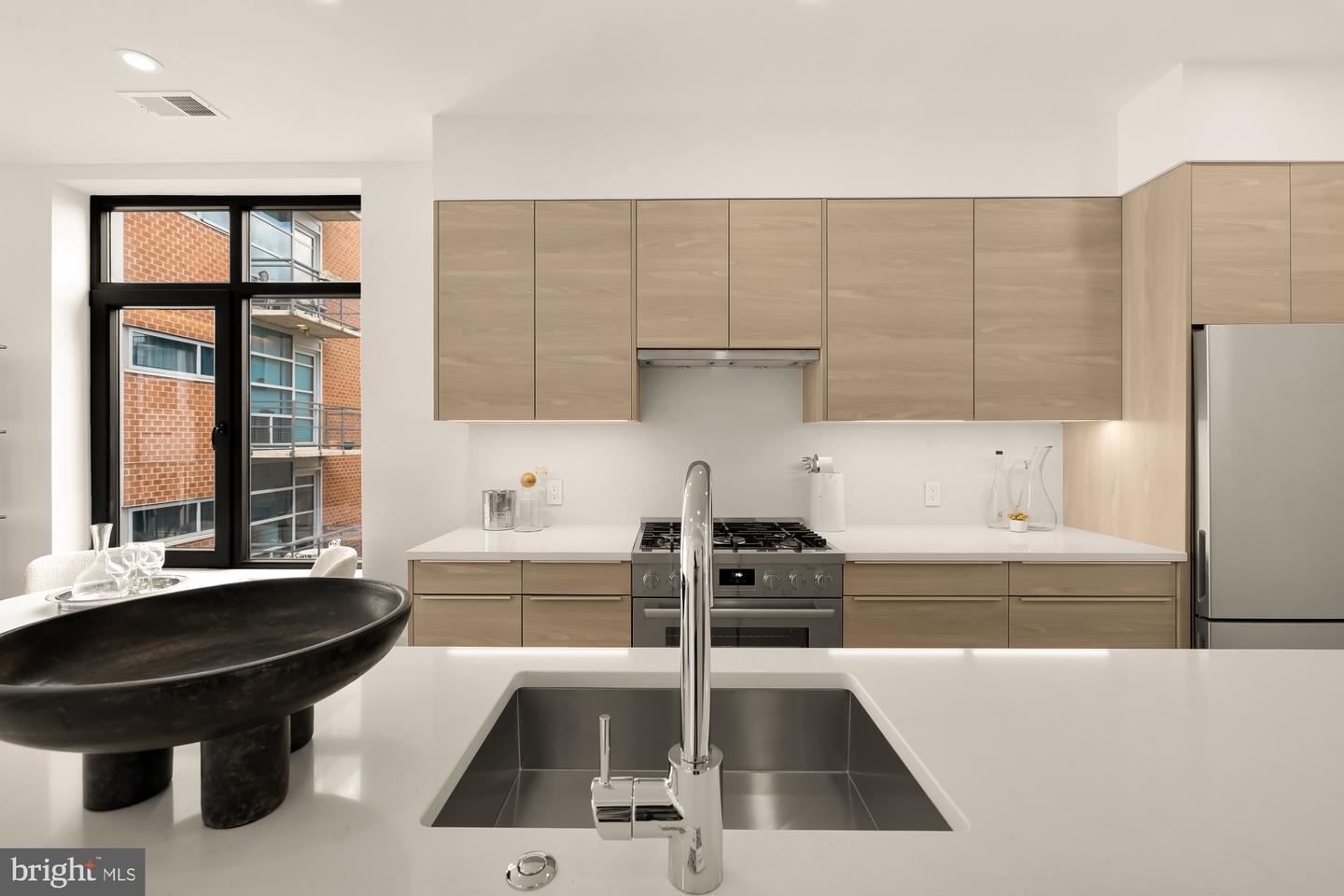 1128 10th St Nw #402 Property Photo 4