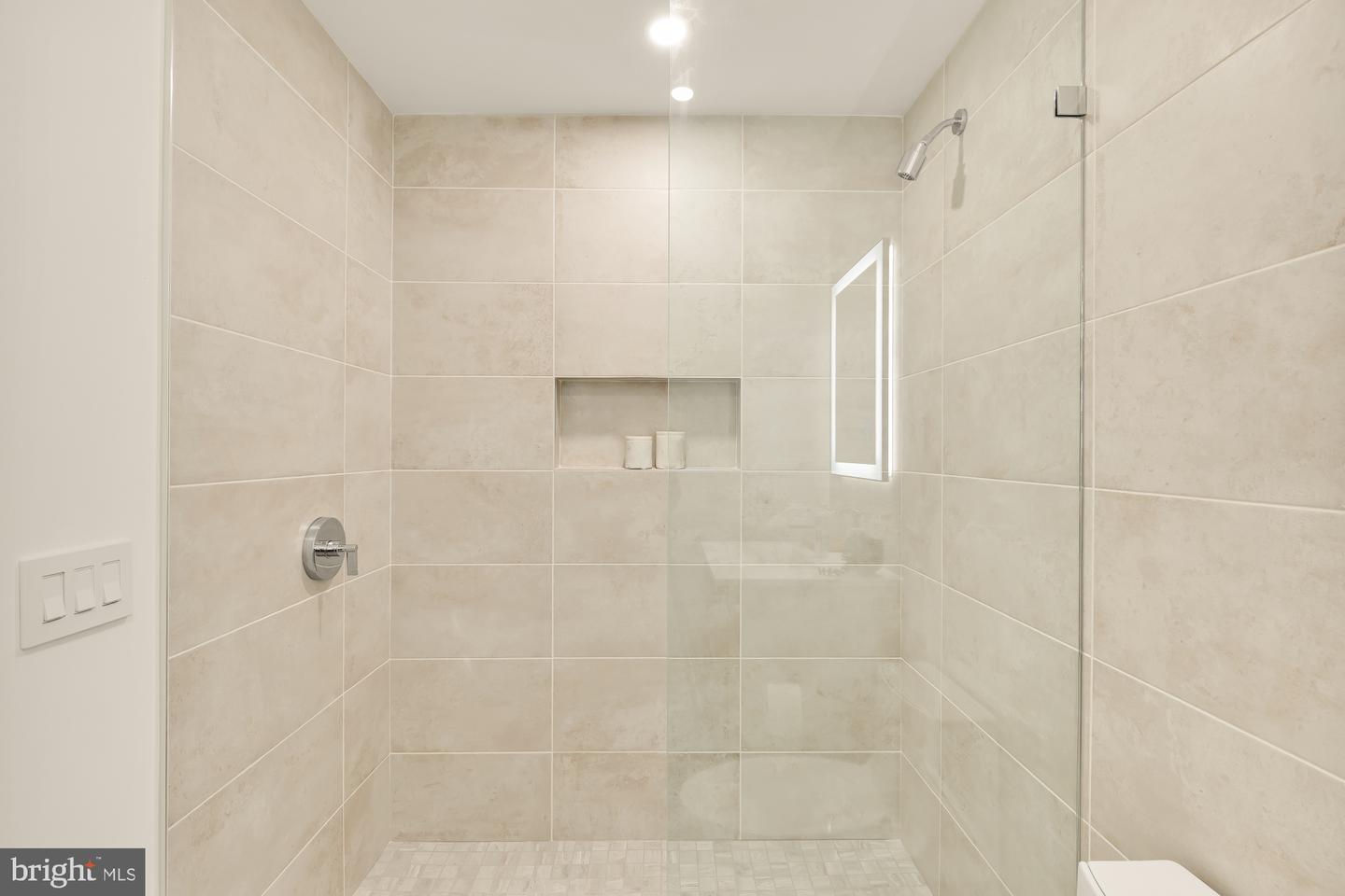 1128 10th St Nw #402 Property Photo 13