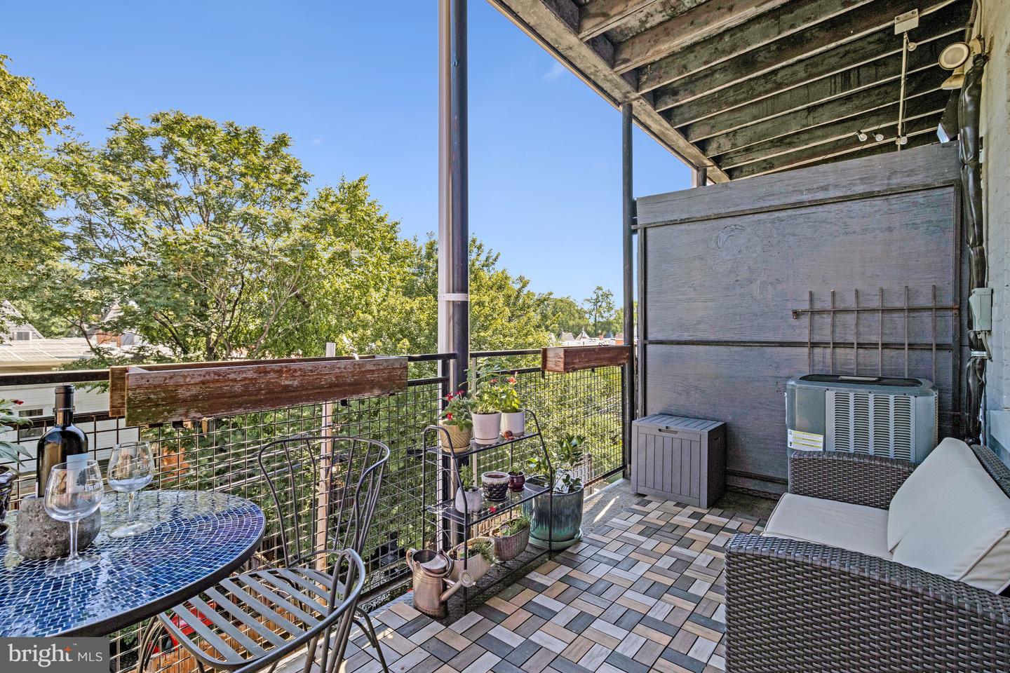 1527 Park Rd Nw #301 Property Photo 3