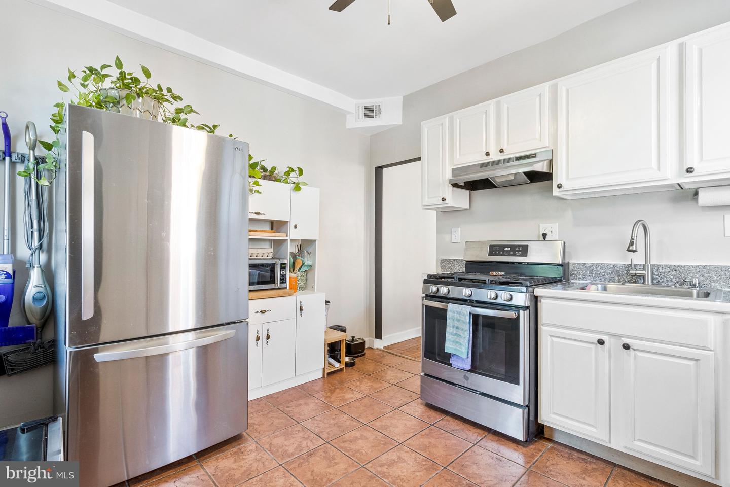 1527 Park Rd Nw #301 Property Photo 14