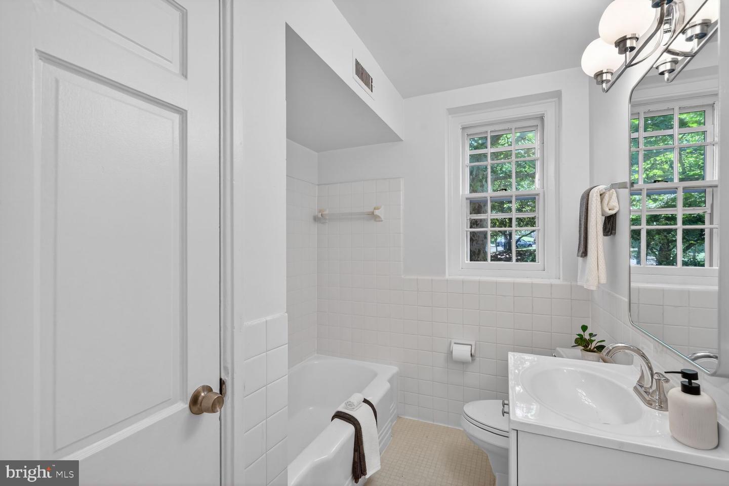 3621 39th St Nw #b320 Property Photo 15