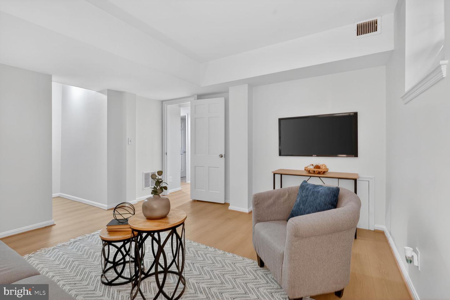 3621 39th St Nw #b320 Property Photo 18
