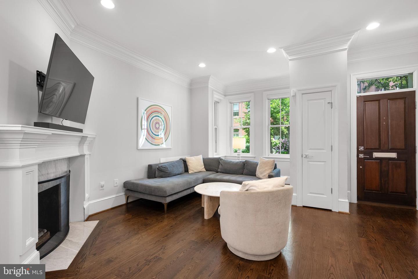 3322 Prospect St Nw Property Photo 4