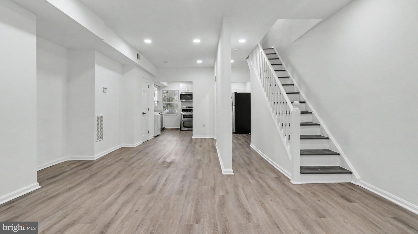 1028 Kenyon St Nw Property Photo 2