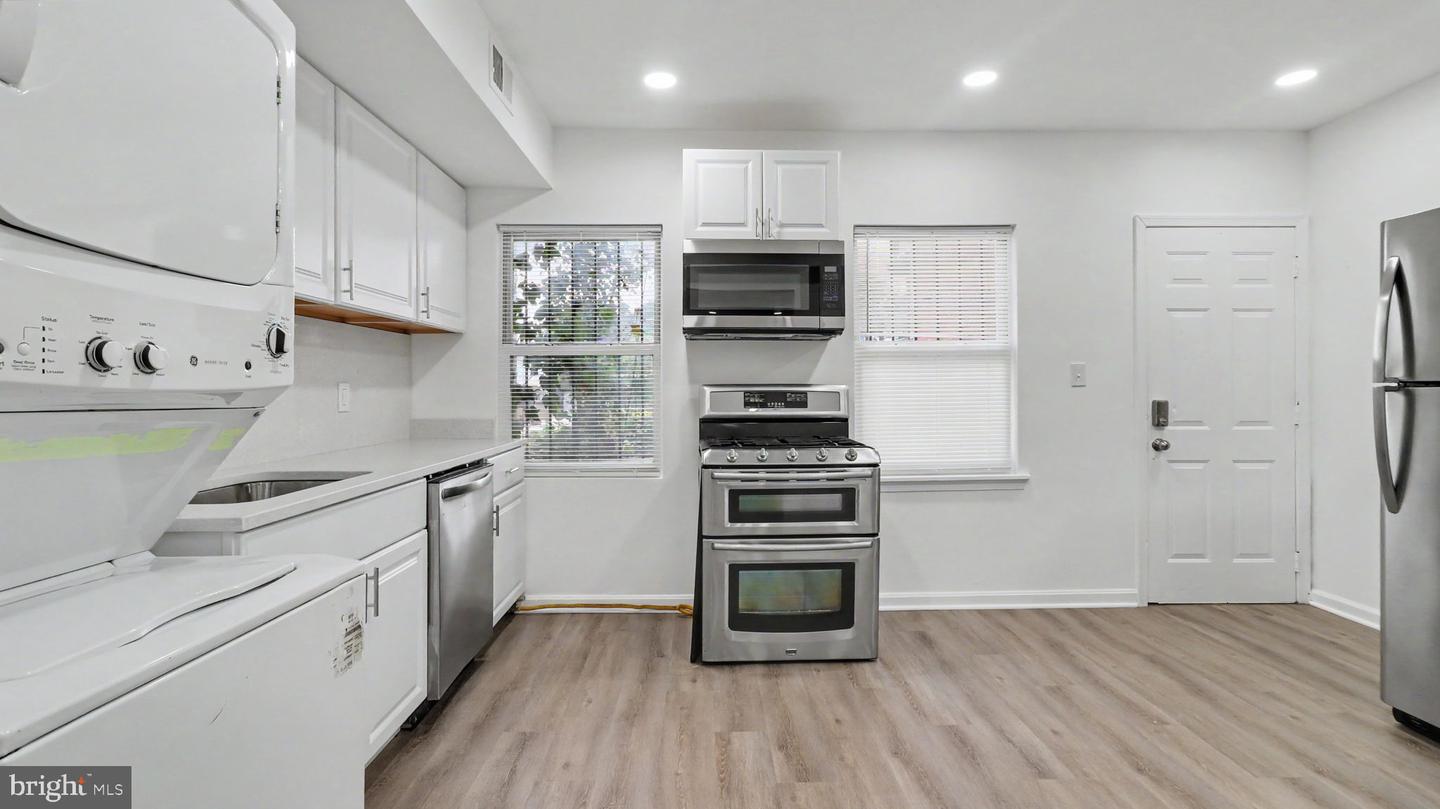 1028 Kenyon St Nw Property Photo 4